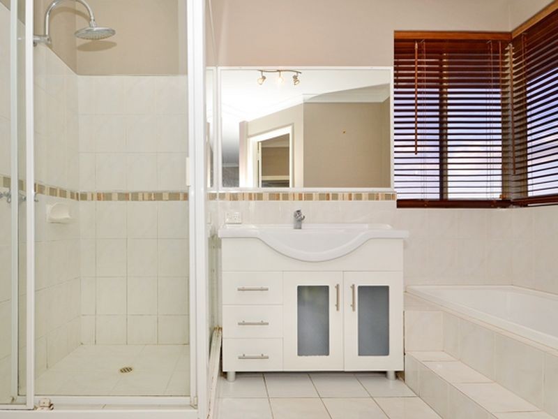 25 Meadowbrook Promenade, Currambine WA 6028