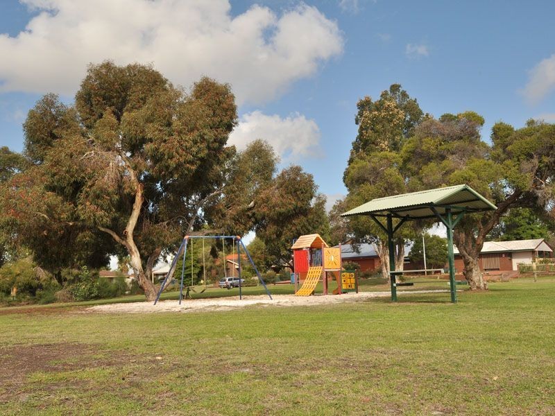 1/3 Padbury Court, Eden Hill WA 6054