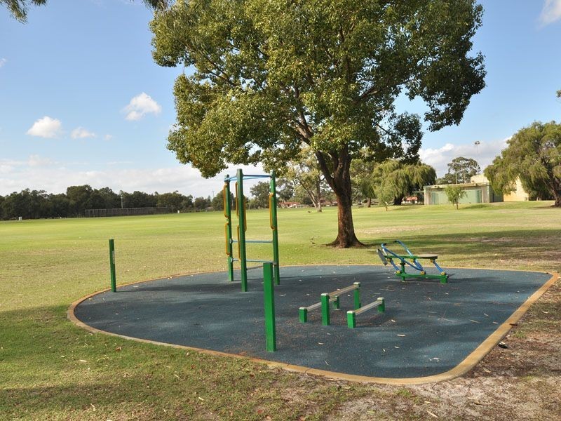 1/3 Padbury Court, Eden Hill WA 6054