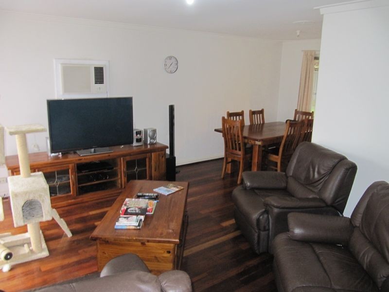 8 Broughton Way, Orelia WA 6167