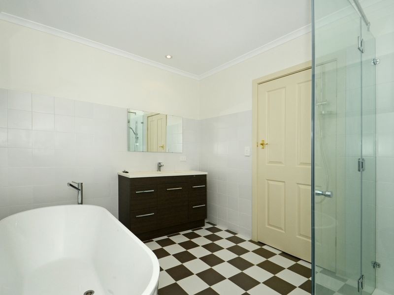 199 Grand Prom, Doubleview WA 6018