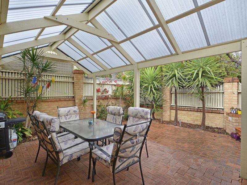 2/2 Crocker Road, Innaloo WA 6018