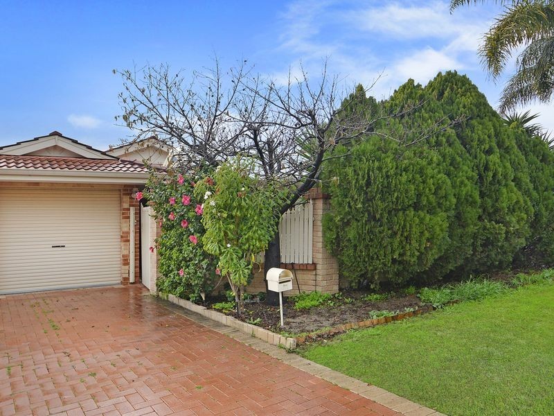 2/2 Crocker Road, Innaloo WA 6018