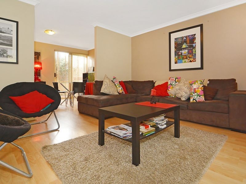 2/2 Crocker Road, Innaloo WA 6018