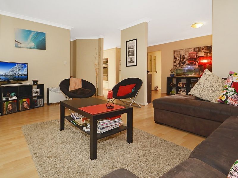 2/2 Crocker Road, Innaloo WA 6018