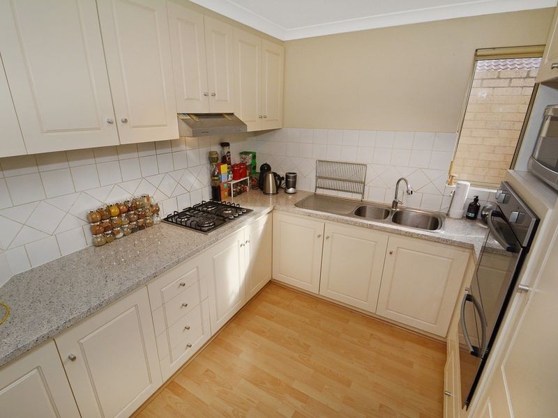 2/2 Crocker Road, Innaloo WA 6018