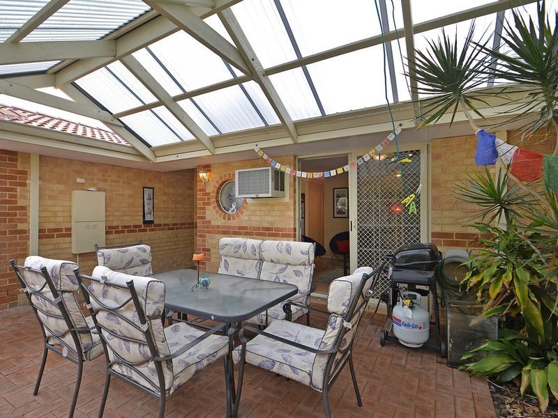 2/2 Crocker Road, Innaloo WA 6018