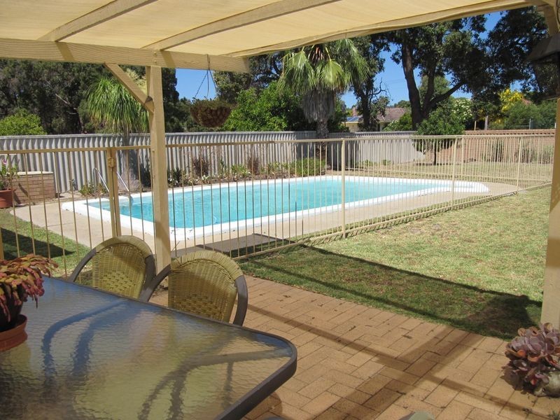 67 Dale Road, Armadale WA 6112