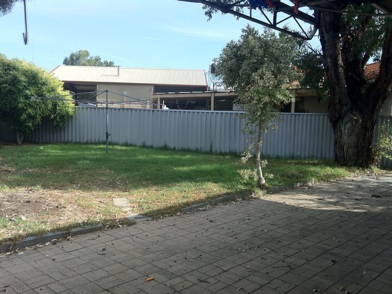 2 Charsley Street, Willagee WA 6156