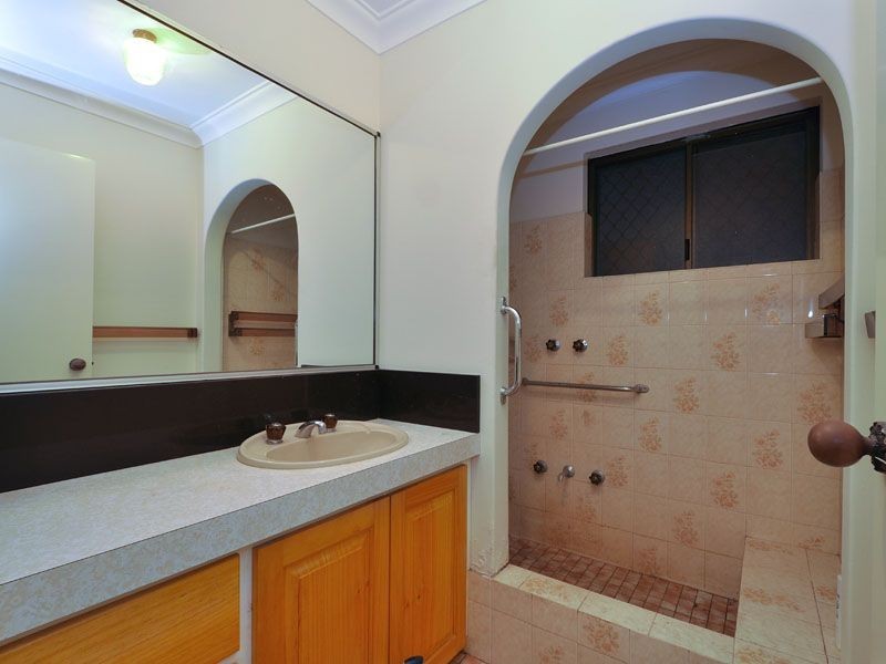 1/3 Padbury Court, Eden Hill WA 6054