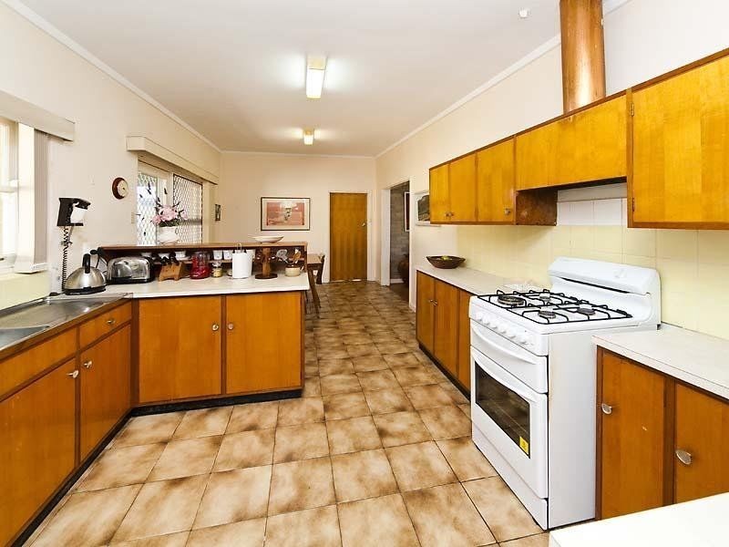 19 Karrinyup Road, Trigg WA 6029