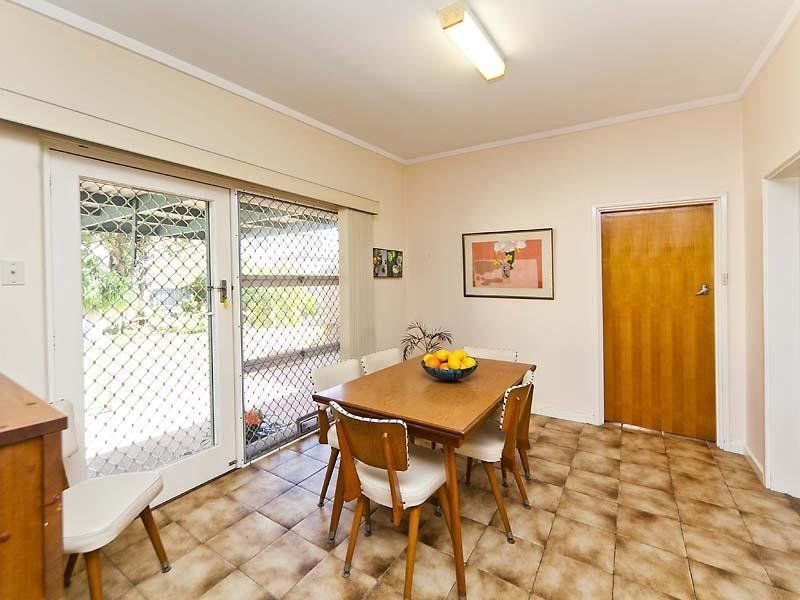 19 Karrinyup Road, Trigg WA 6029