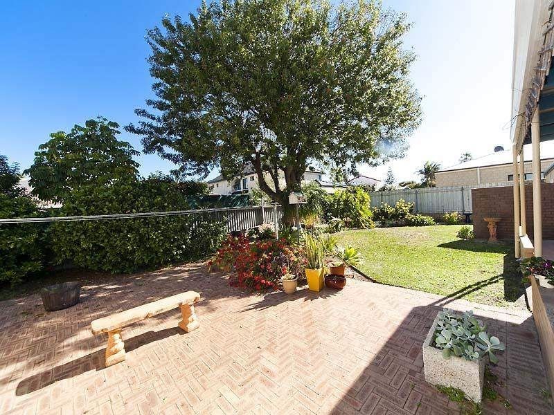 19 Karrinyup Road, Trigg WA 6029