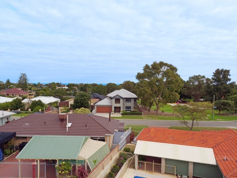 3 Lowe Street, Karrinyup WA 6018