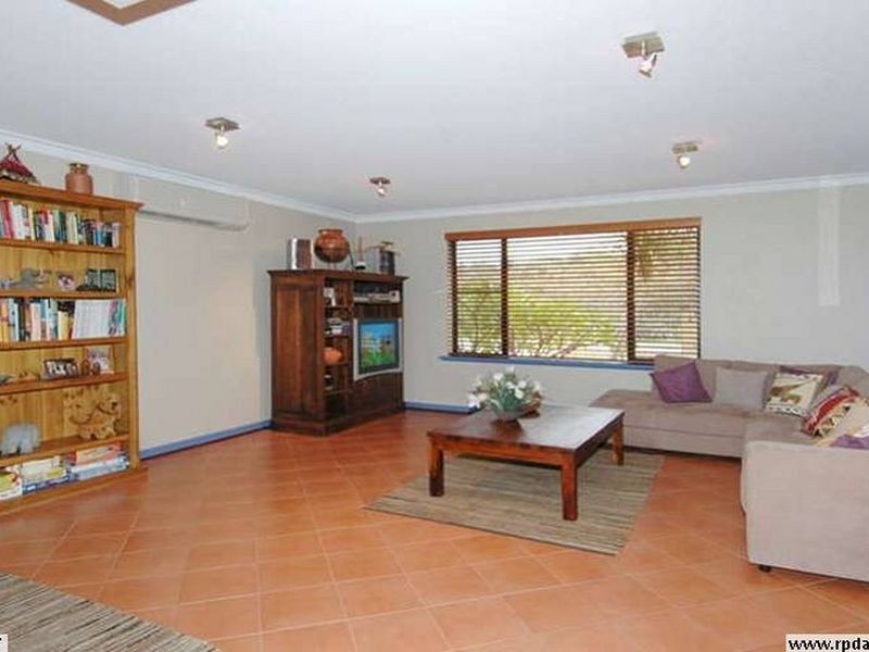 9 Jeanes Road, Karrinyup WA 6018