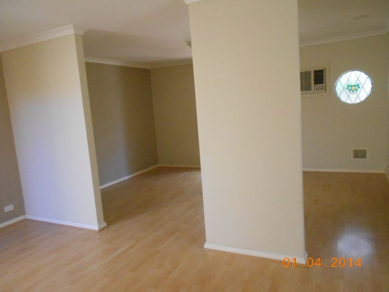 2/2 Crocker Road, Innaloo WA 6018