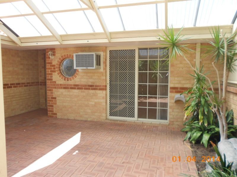 2/2 Crocker Road, Innaloo WA 6018