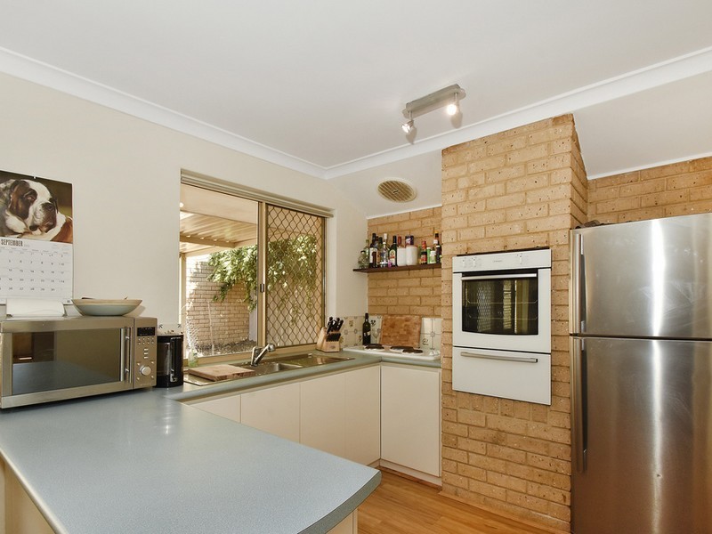 35B Bower St, Doubleview WA 6018