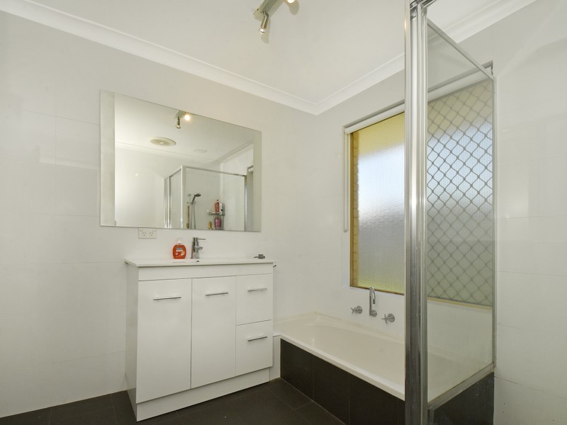 35B Bower St, Doubleview WA 6018