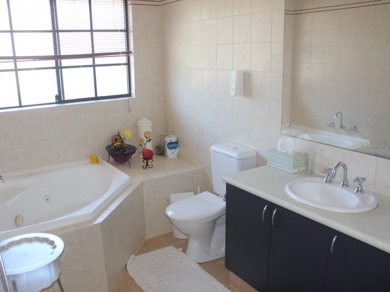 2/13 Hardy Rd, Bassendean WA 6054