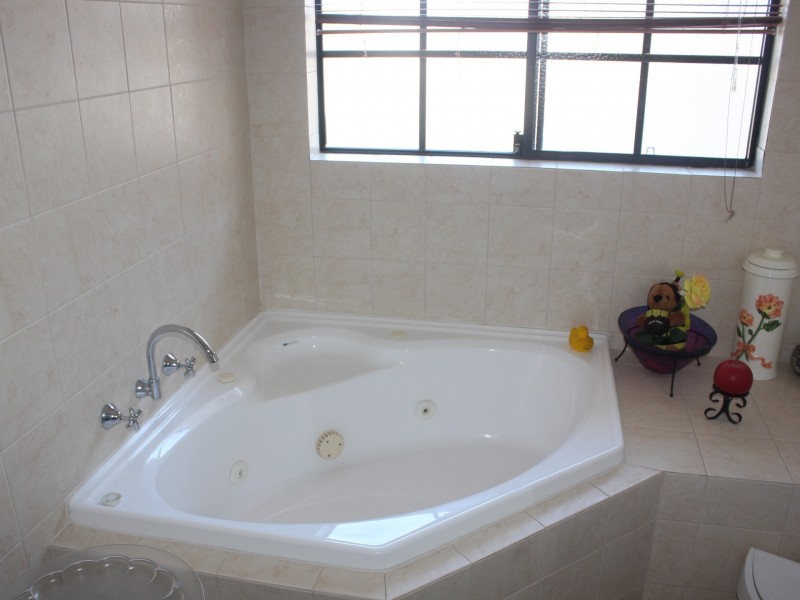 2/13 Hardy Rd, Bassendean WA 6054