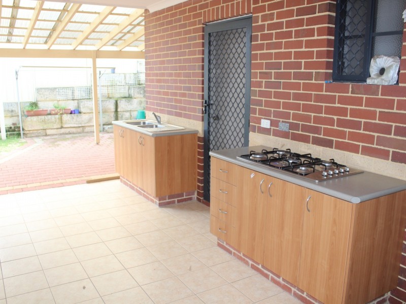 2/13 Hardy Rd, Bassendean WA 6054