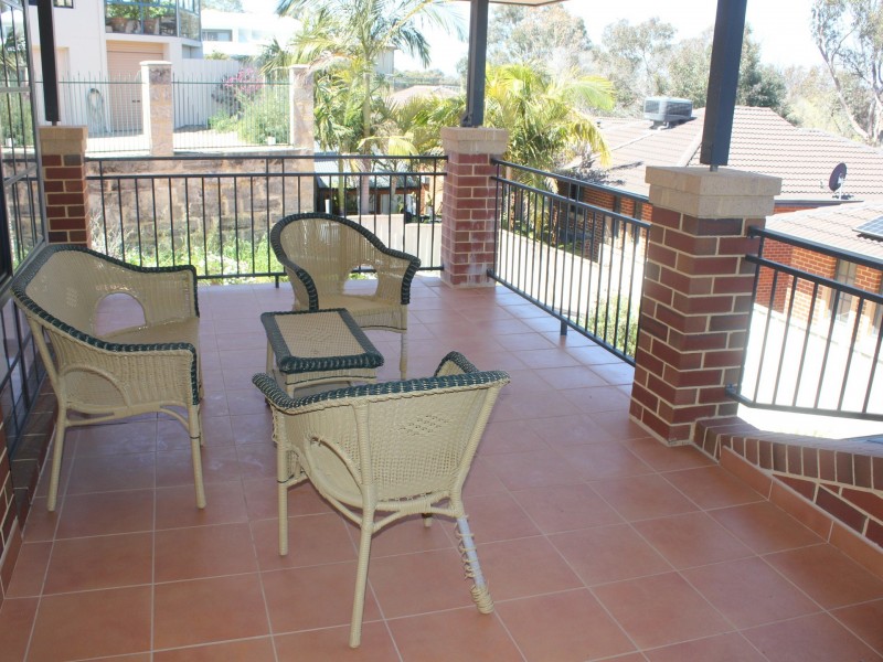 2/13 Hardy Rd, Bassendean WA 6054