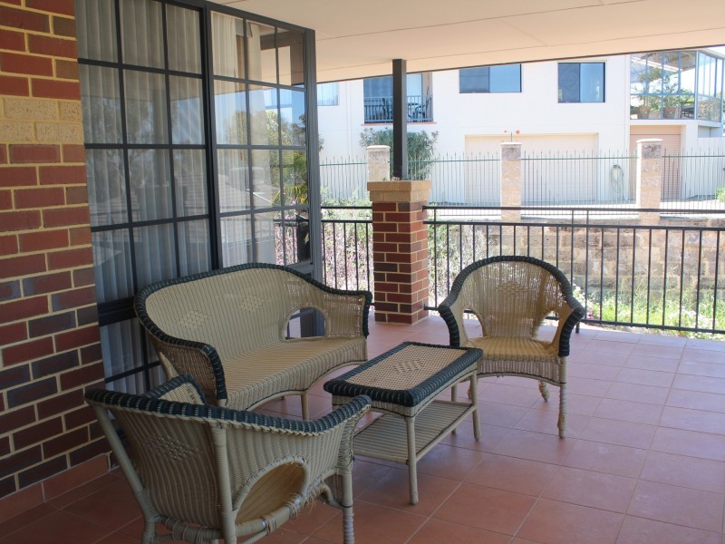 2/13 Hardy Rd, Bassendean WA 6054