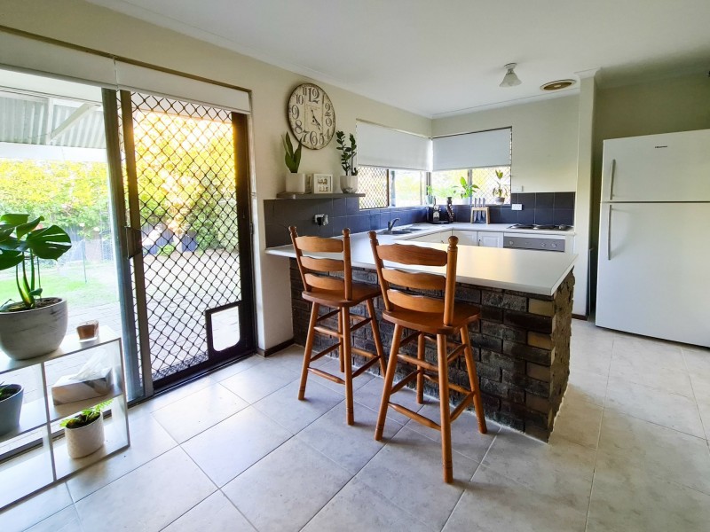 4/94 Wendouree Rd, Wilson WA 6107