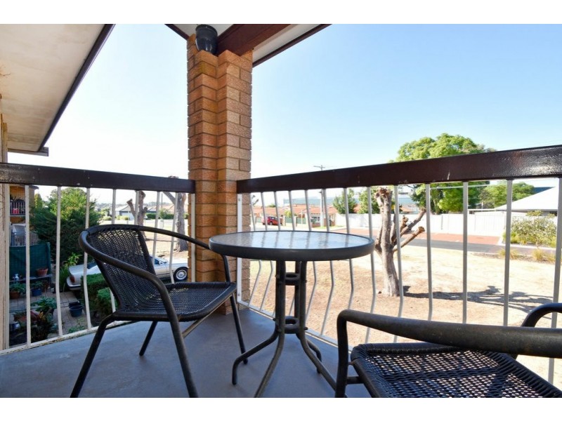 15/19 Odin Road, Innaloo WA 6018