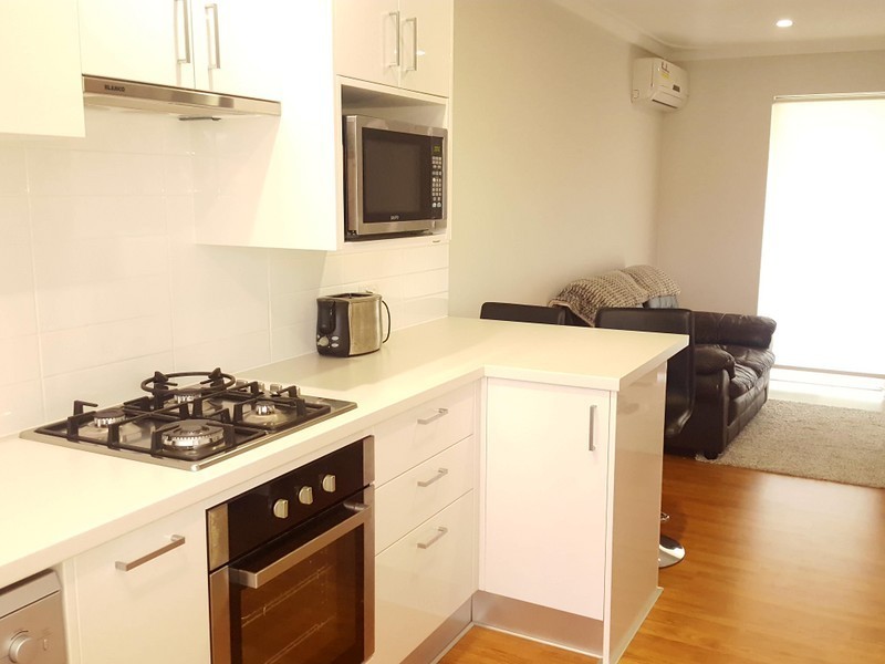 15/303 Harborne Street, Glendalough WA 6016