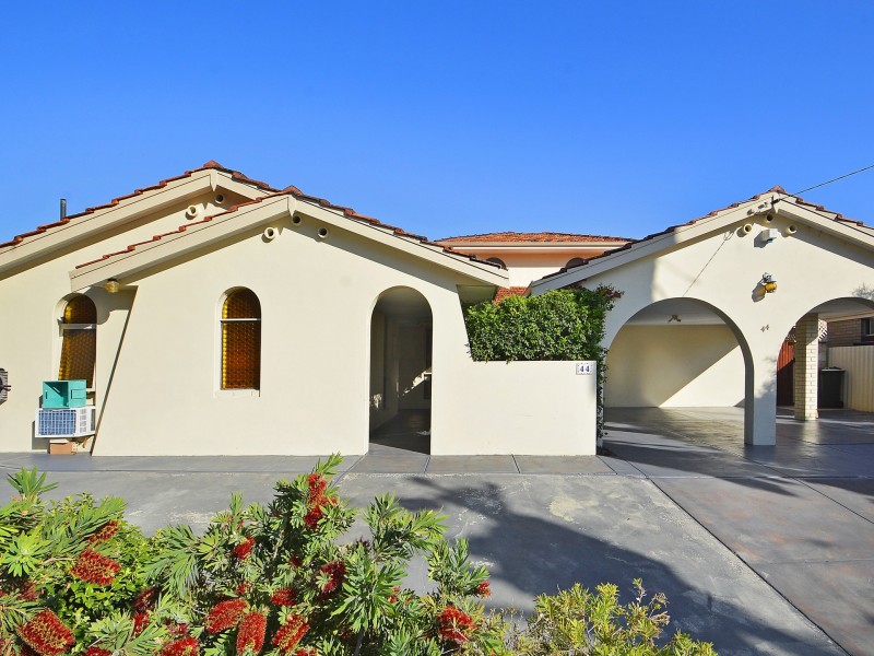 44 Sandalwood Dve, Greenwood WA 6024