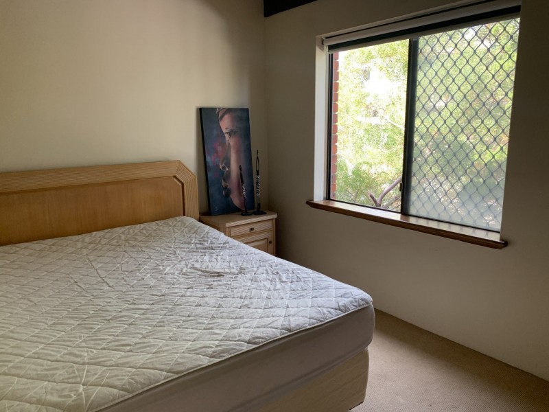 4/12 Ozone Parade, Trigg WA 6029