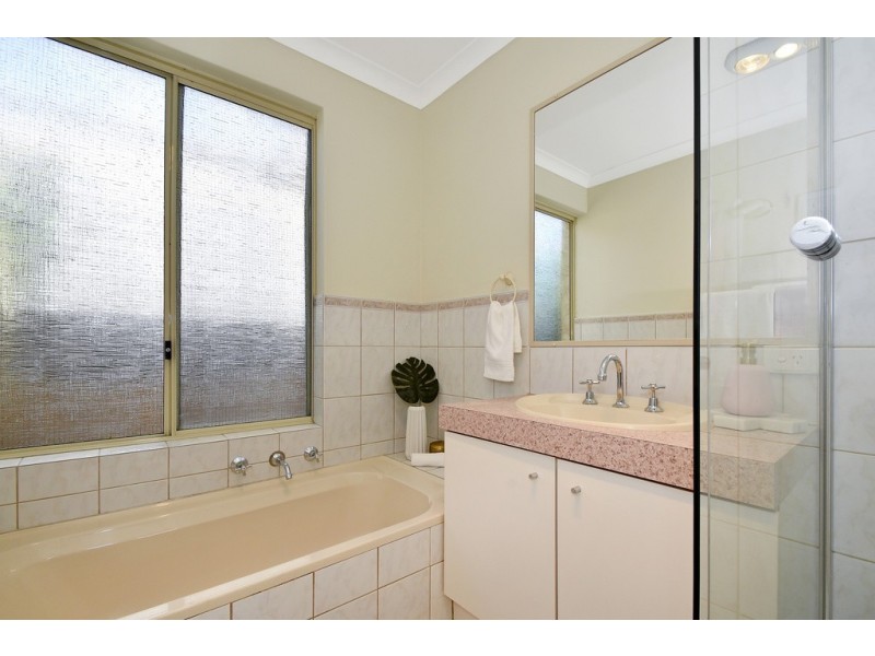 2/2 Crocker Road, Innaloo WA 6018