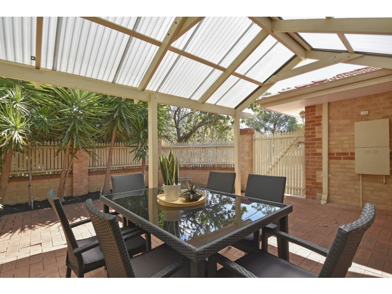 2/2 Crocker Road, Innaloo WA 6018