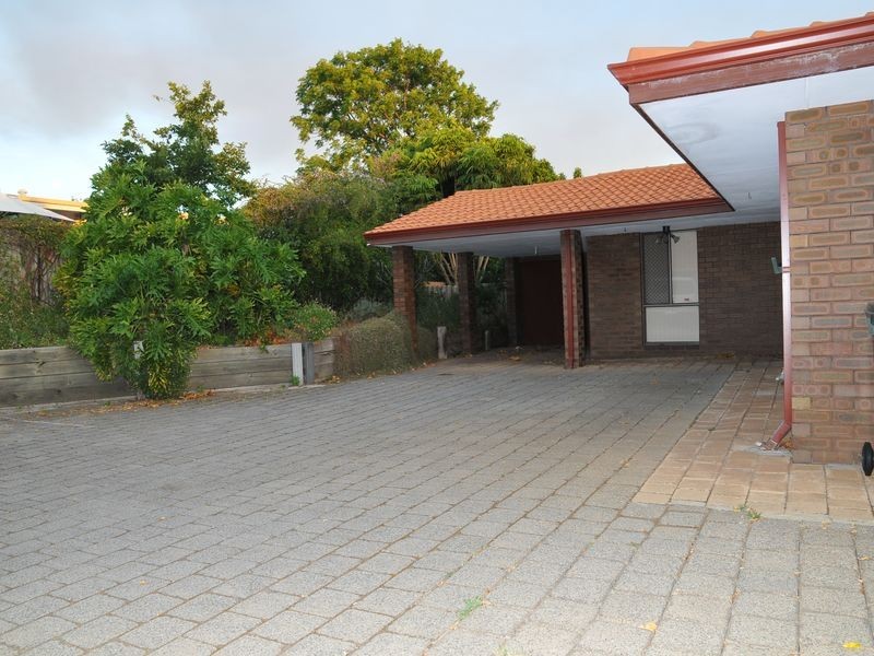 4/94 Wendouree Rd, Wilson WA 6107