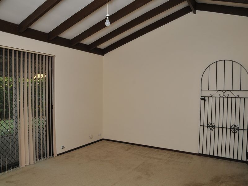 4/94 Wendouree Rd, Wilson WA 6107