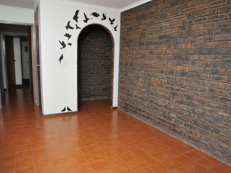 4/94 Wendouree Rd, Wilson WA 6107