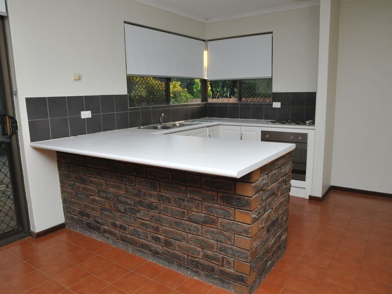 4/94 Wendouree Rd, Wilson WA 6107