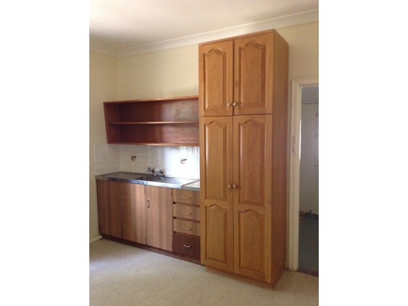 130 Gladstone Rd, Rivervale WA 6103