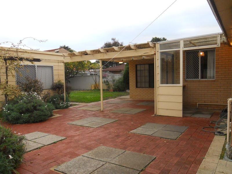 14 Bader Way, Stirling WA 6021