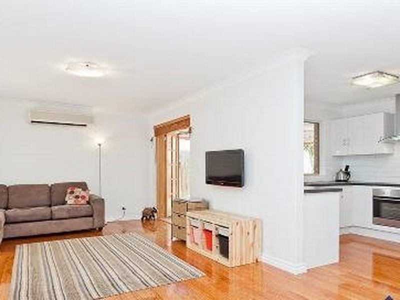 2/14 Daley Street, Yokine WA 6060