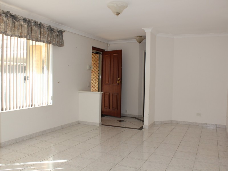 268b Belgravia St, Cloverdale WA 6105