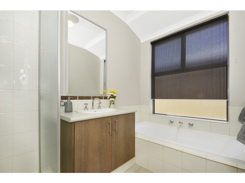 12 Pardalote Rd, Harrisdale WA 6112