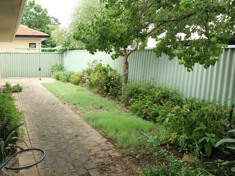 268b Belgravia St, Cloverdale WA 6105