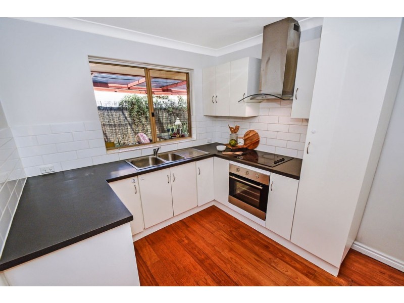 2/14 Daley Street, Yokine WA 6060
