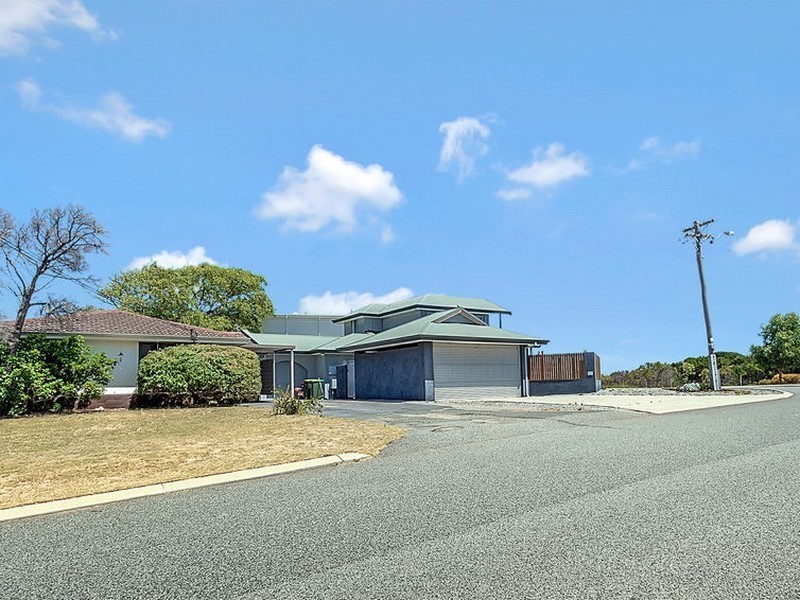 36a Peet Crescent, Trigg WA 6029