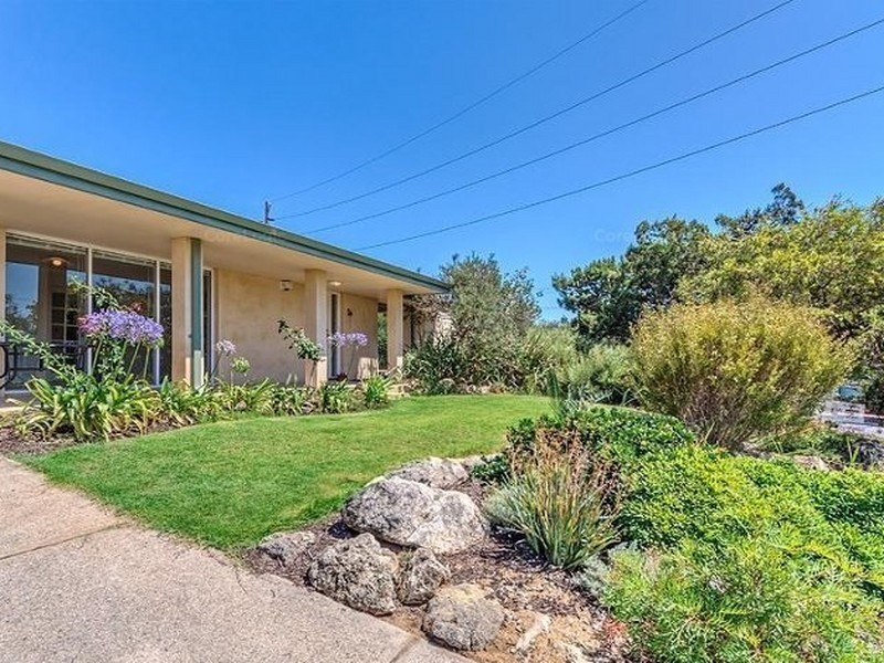 2 Luccombe Way, Karrinyup WA 6018