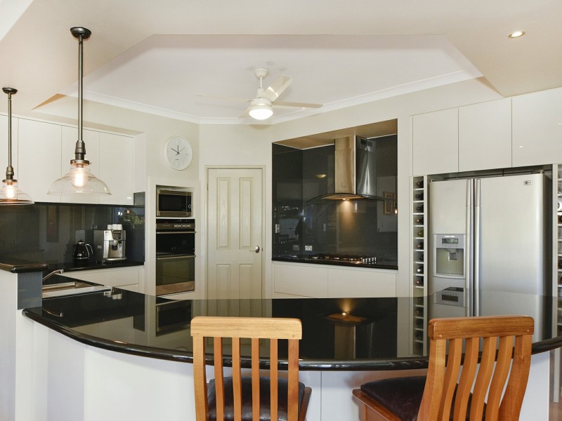 2 Madeira Turn, Hillarys WA 6025