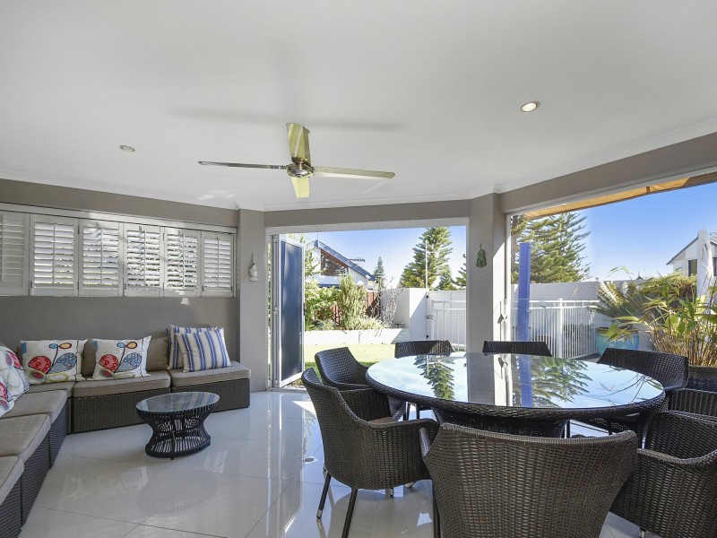 2 Madeira Turn, Hillarys WA 6025